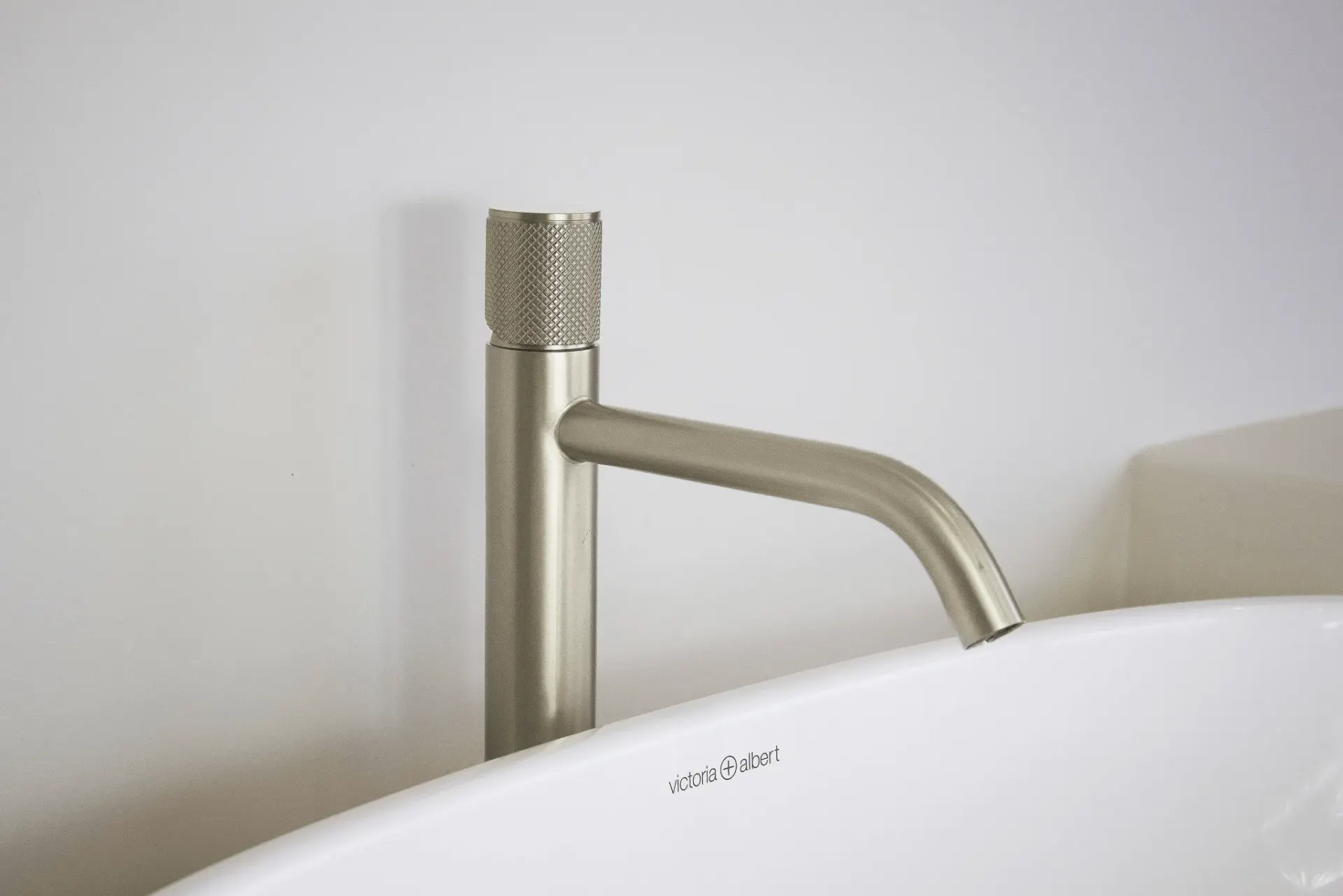 Modern colorway swatches and design trends defining 2025 interiors by Meissen.