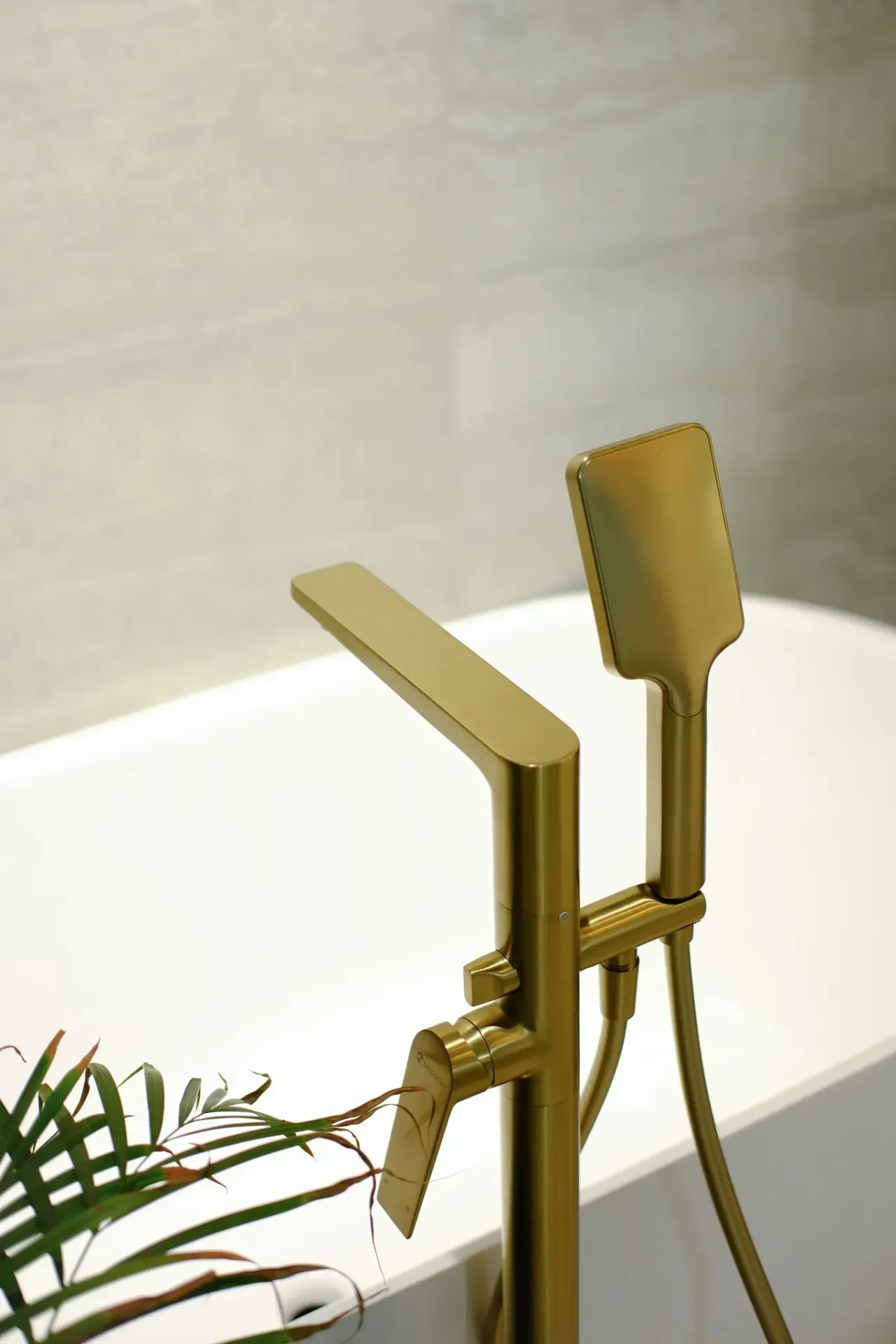Vita freestanding mixer